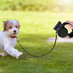 愛犬用リード　伸縮リード2018年新型　巻き取り式ドッグリード　自動巻き ゴミ袋付き LEDライト付き LED懐中電灯 軽量 牽引テープ エチケット袋付き　滑り止め 犬用リード 犬用伸縮リード 長さ約5M　荷重20kg 小・中型犬対応 ブラック 簡単操作 (ブラック)