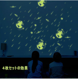ウォールステッカー 夜光　小宇宙 星 月 惑星 流れ星 蛍光シール 暗闇で光る 夜光 蓄光ウォールペーパー 壁紙 ウォールステッカー シール式 【光る 星たち】ウォールシールステッカー壁シール 【autumn_D1810】